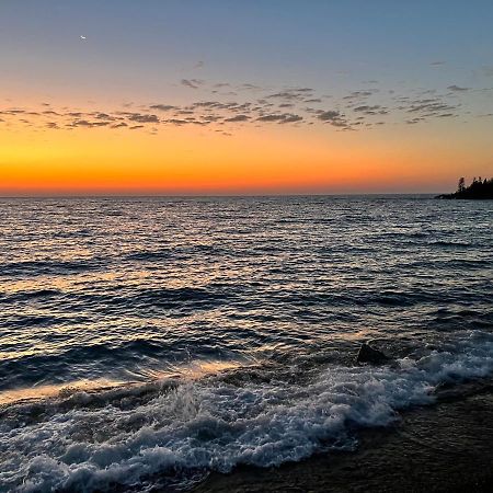 Shoreline Inn Grand Marais Esterno foto
